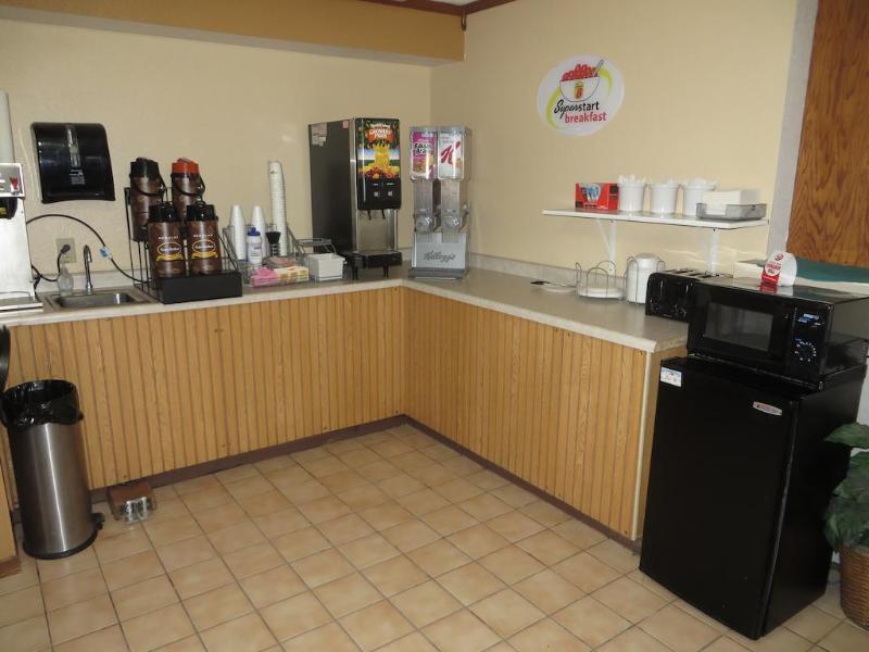 Super 8 By Wyndham Motel 2*